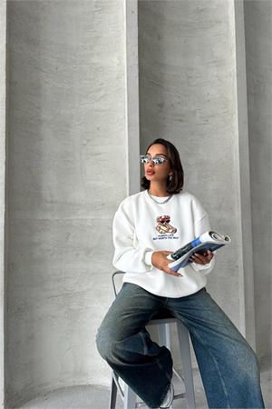 Neşeli butik kadın ekru içi pamuklu nakış detaylı sweat NBG035