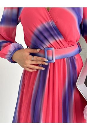 Neşeli butik kadın kemerli kruvaze yaka piliseli şifon elbise NBK2113-1