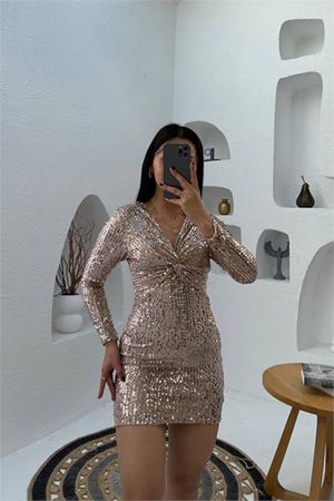 Neşeli butik kadın ışıltılı uzun kollu pul payet v yaka mini elbise NBMY3649