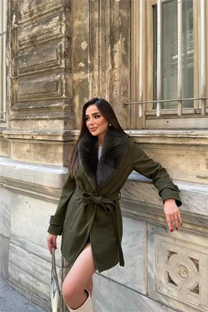 Neşeli butik kadın cep detaylı kuşaklı yaka kürklü kısa kaşe kaban NBSTR1019