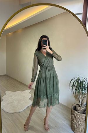 Neşeli butik kadın kruvaze yaka dantelli tül elbise NM010