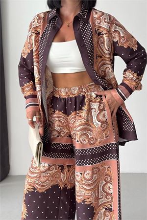 Neşeli butik kadın kahverengi desenli gömlek ve bol paça pantolon ikili tasarım takım NBMS26121