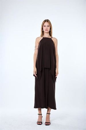 Neşeli butik kadın kahverengi ince askılı asimetrik kesim bluz pantolon ikili takım NBMY4070