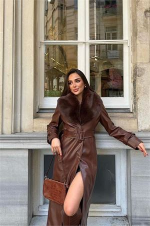 Neşeli butik kadın yaka çıkarılabilir kürk detaylı düğmeli deri trençkot NBSTR1001