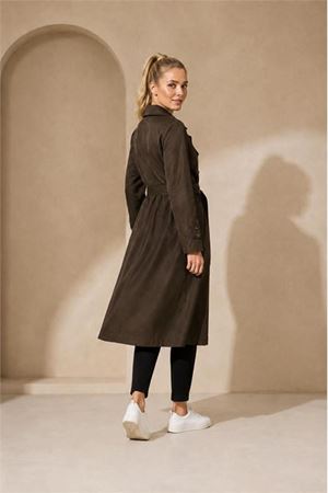 Neşeli butik kadın kahverengi tam boy kuşaklı bilek detaylı mevsimlik trençkot NBFT012