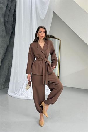 Neşeli butik kadın kahverengi kuşak detaylı oversize şalvar pantolon blazer ceket takım NBNP023