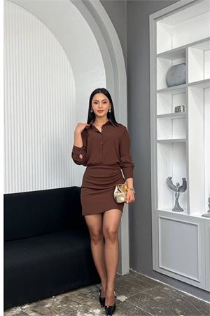 Neşeli butik kadın kahverengi gömlek yaka eteği drapeli mini boy düğme detaylı elbise NBMY3869