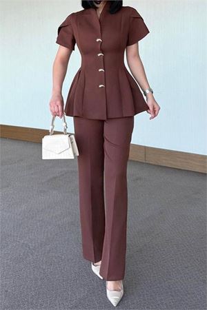 Neşeli butik kadın kahverengi gold düğme detaylı peplum kesim premium takım NBSTR4423