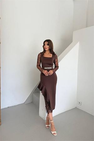 Neşeli butik kadın dantel detaylı taş kemerli asimetrik abiye elbise NBNC2603