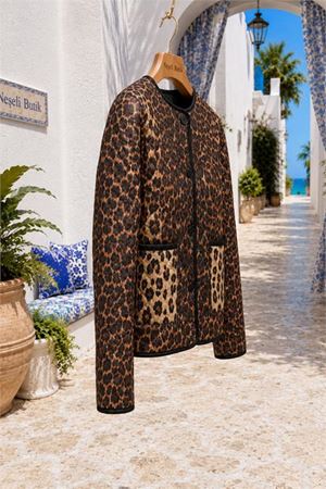 Neşeli butik kadın kahverengi leopar desen cepli kapitone oversize ceket NBHT04