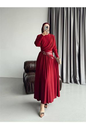Neşeli butik kadın kırmızı drapeli kemer detaylı sandy kumaş premium tesettür elbise NMS090