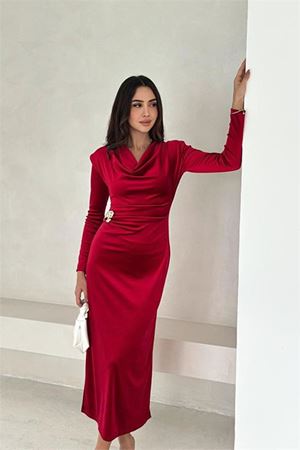Neşeli butik kadın drapeli taş detaylı kadife elbise NBK4371