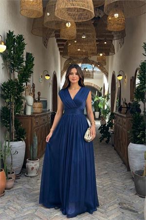 Neşeli butik kadın lacivert janjan kumaş kruvaze yaka bel detaylı abiye elbise NBMY4057