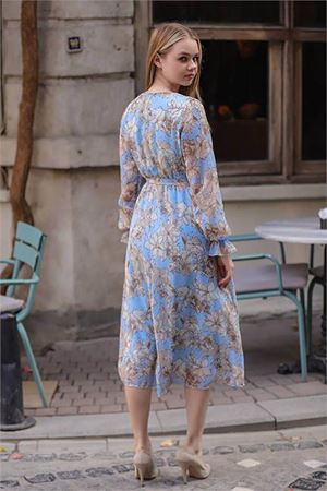 Neşeli butik kadın mavi kruvaze yaka çiçek desenli midi elbise RSSN29