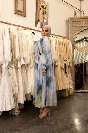 Neşeli butik kadın yakası bağlama detaylı tesettür şifon elbise NBMS2336