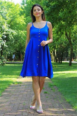 Neşeli butik kadın mavi askılı düğme detaylı yazlık elbise LPTR01