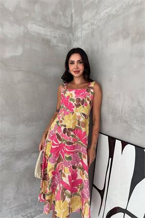 Neşeli butik kadın pembe kare yaka çiçek desenli kolsuz beli oturan midi elbise NBK4670