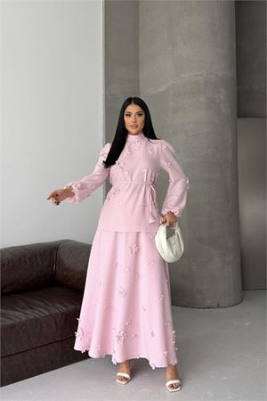 Neşeli butik kadın pembe keten kumaş çiçek aplikeli hakim yaka etekli takım NBMS2629