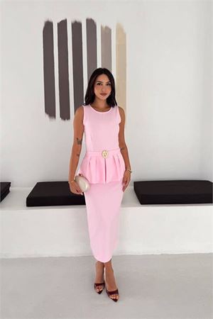 Neşeli butik kadın pembe kolsuz peplum kesim midi boy kemer tokalı elbise NBK4640