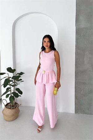 Neşeli butik kaldın pembe kolsuz gold toka detaylı peplum kesim preium tulum NBK4637
