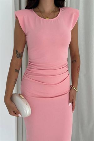 Neşeli butik kadın drapeli pembe midi elbise NBK4246