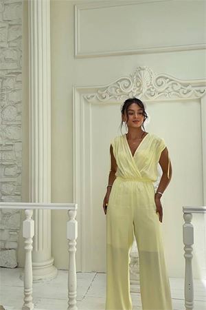 Neşeli butik kadın sarı kruvaze yaka yazlık tulum NBMY3805
