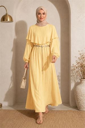 Neşeli butik kadın sarı bel zincir kemerli pelerin detaylı premium tesettür elbise NBELB015