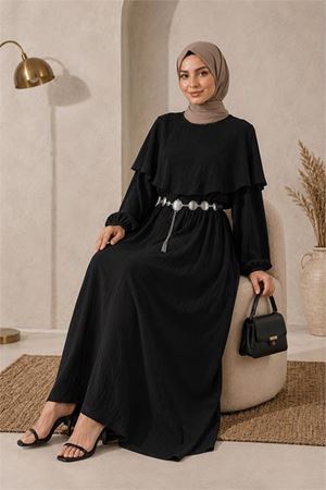 Neşeli butik kadın siyah bel zincir kemerli pelerin detaylı premium tesettür elbise NBELB015