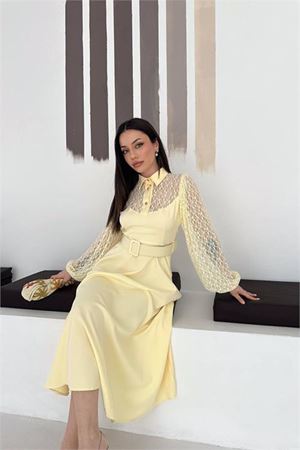 Neşeli butik kadın sarı gömlek yaka transparan üst detaylı kemerli midi boy elbise NBK4581