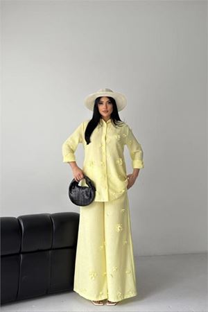 Neşeli butik kadın sarı çiçek aplikeli ikili keten kumaş takım NBMS2642
