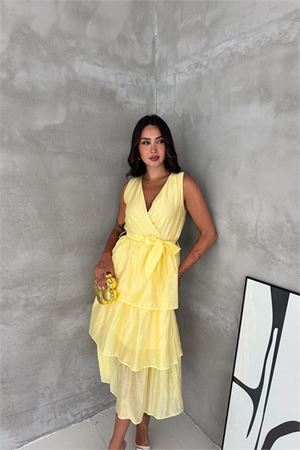 Neşeli butik kadın sarı kruvaze yaka kat kat kuşaklı midi boy elbise NBK4674