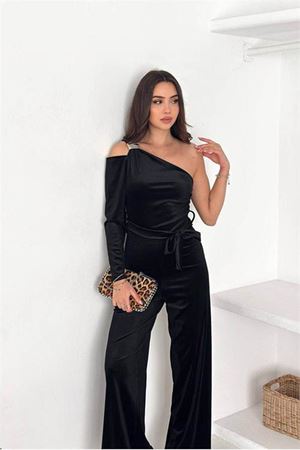 Neşeli butik kadın siyah kuşaklı tek omuz kadife kumaş tulum NBK068