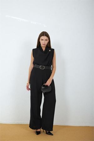 Neşeli butik kadın siyah degaje yaka kemerli kolsuz geniş paça tulum NBMY4030