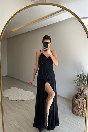 Neşeli butik kadın ışıltılı askılı yırtmaç detayı şifon abiye elbise NM002