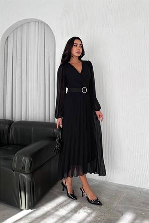 Neşeli butik kadın siyah piliseli kemerli şifon elbise NBK3028