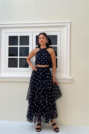Neşeli butik kadın siyah puantiye desenli halter yaka bluz kat kat etek ikili takım NBMY4093