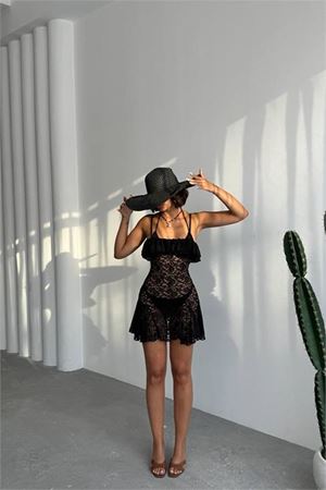 Neşeli butik kadın siyah askılı dantel pareo NBDF074
