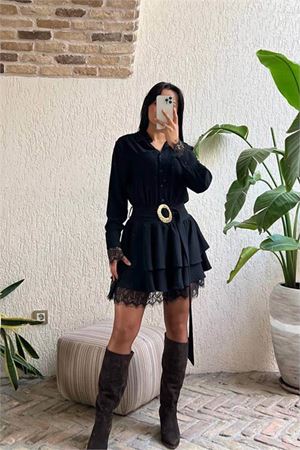 Neşeli butik kadın siyah gömlek yaka dantel detaylı kat kat mini elbise NBMY3858
