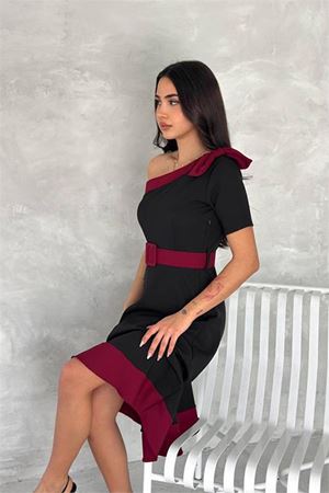 Neşeli butik kadın siyah tek omuz fiyonk detaylı kemerli kloş midi elbise NBK4189