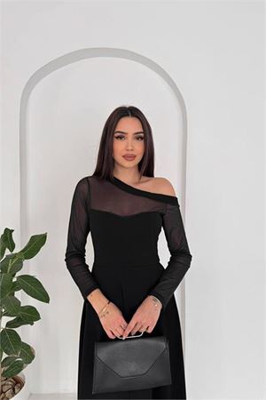 Neşeli butik kadın siyah transparan detaylı tek omuz uzun kollu midi boy elbise