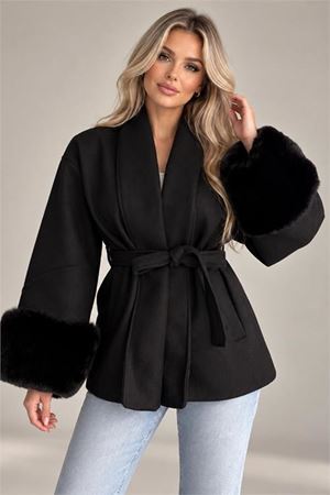 Neşeli butik kadın siyah kuşaklı kol kürk detaylı kısa kaşe kaban NBSTR2026