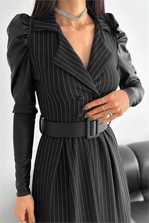 Neşeli butik kadın deri ve omuz detaylı çizgili elbise KKLF64