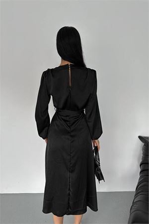 Neşeli butik kadın siyah bisiklet yaka kuşaklı saten elbise NBK2022