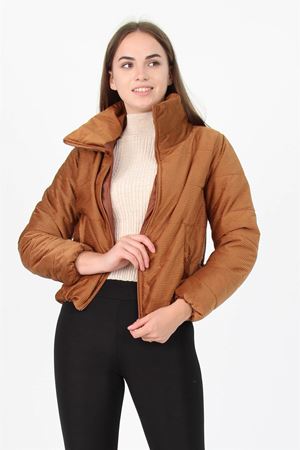 Neşeli Butik Kadın Yüksek Yaka Fermuar Detaylı Cepli Kışlık Kadife Mont NB7154