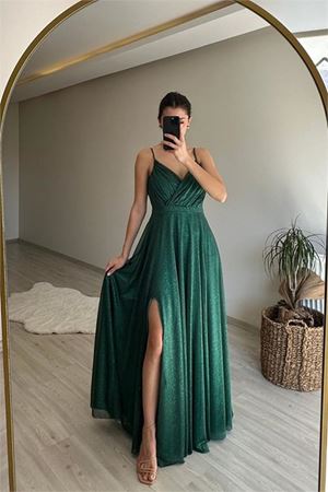 Neşeli butik kadın ışıltılı askılı yırtmaç detayı şifon abiye elbise NM002