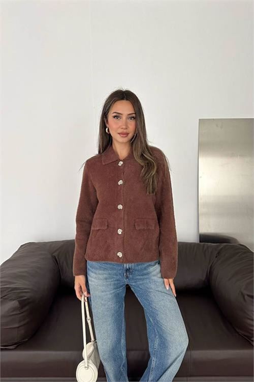 Neşeli butik kadın kahverengi gold düğmeli peluş dokulu kısa ceket NBK9500