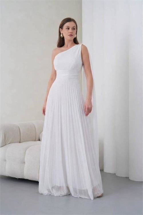 kadın beyaz tek omuz tokalı drape detaylı ışıltılı tül kumaş abiye elbise NBS9388