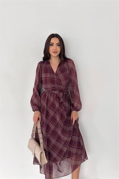 kadın bordo kruvaze yaka ekose desenli beli kuşaklı midi boy şifon elbise