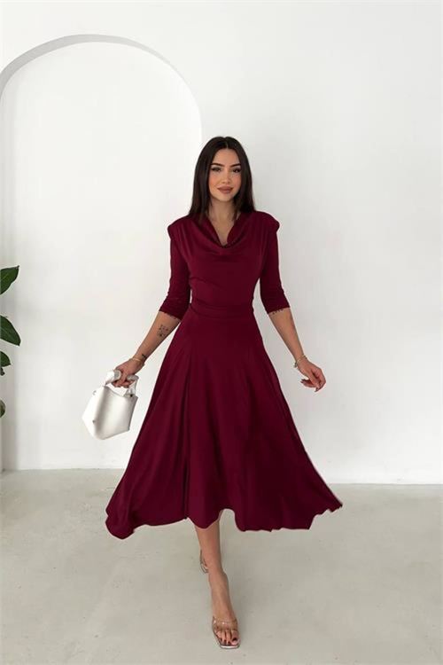 kadın bordo degaje yaka omuz vatkalı midi boy A kesim elbise