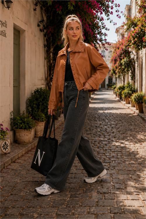 kadın camel modern duruşlu çıtçıt detaylı oversize suni deri ceket NBHT02
